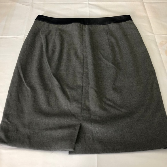 The Limited Women's Skirt Gray and Blue w/ Leather - Picture 5 of 5
